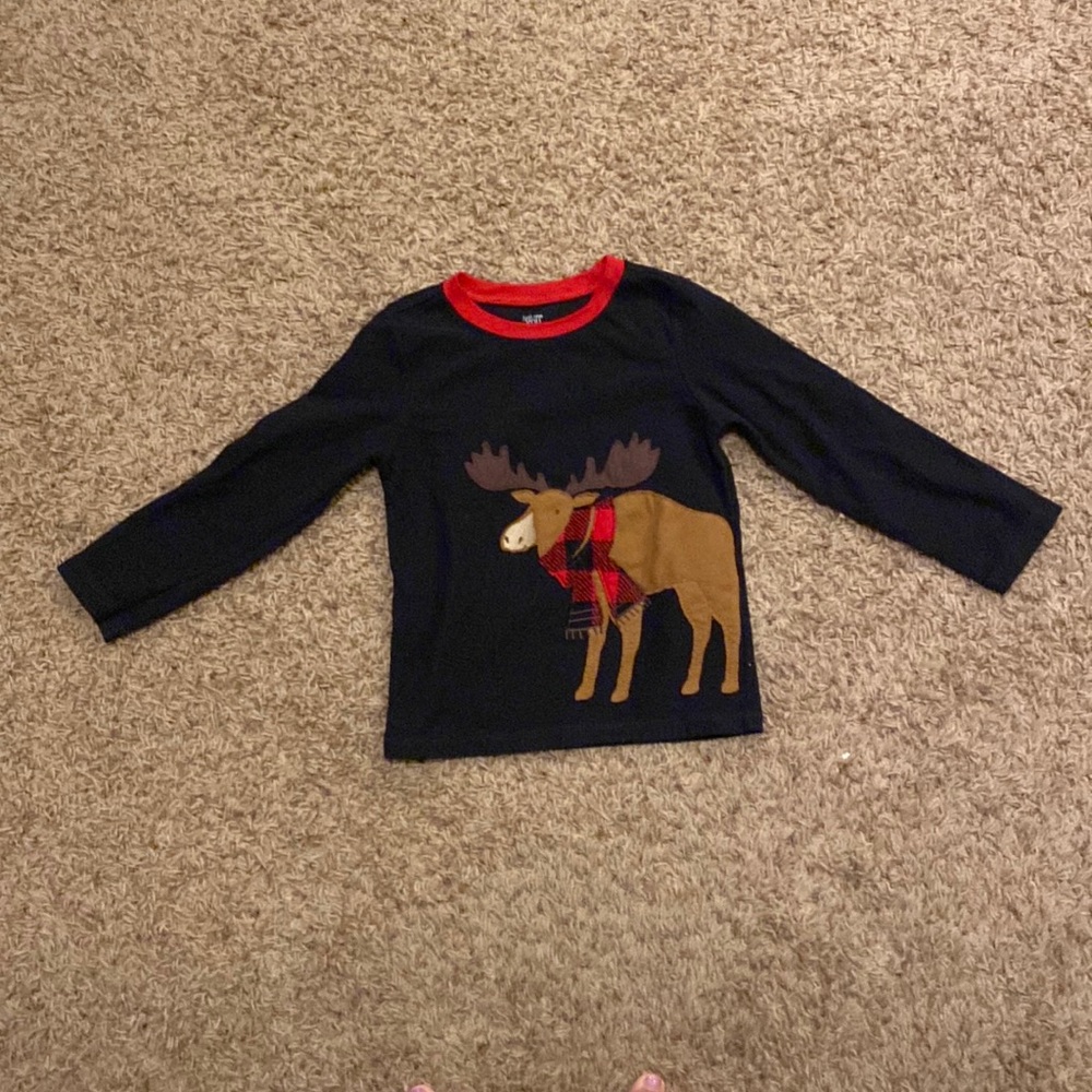 Moose Carter sweatshirt by carters size 5t - Picture 1 of 3